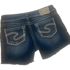 Silver Jeans Suki Embroidered 5 Pocket Cut Offs Raw Hem Blue Denim Jean Shorts